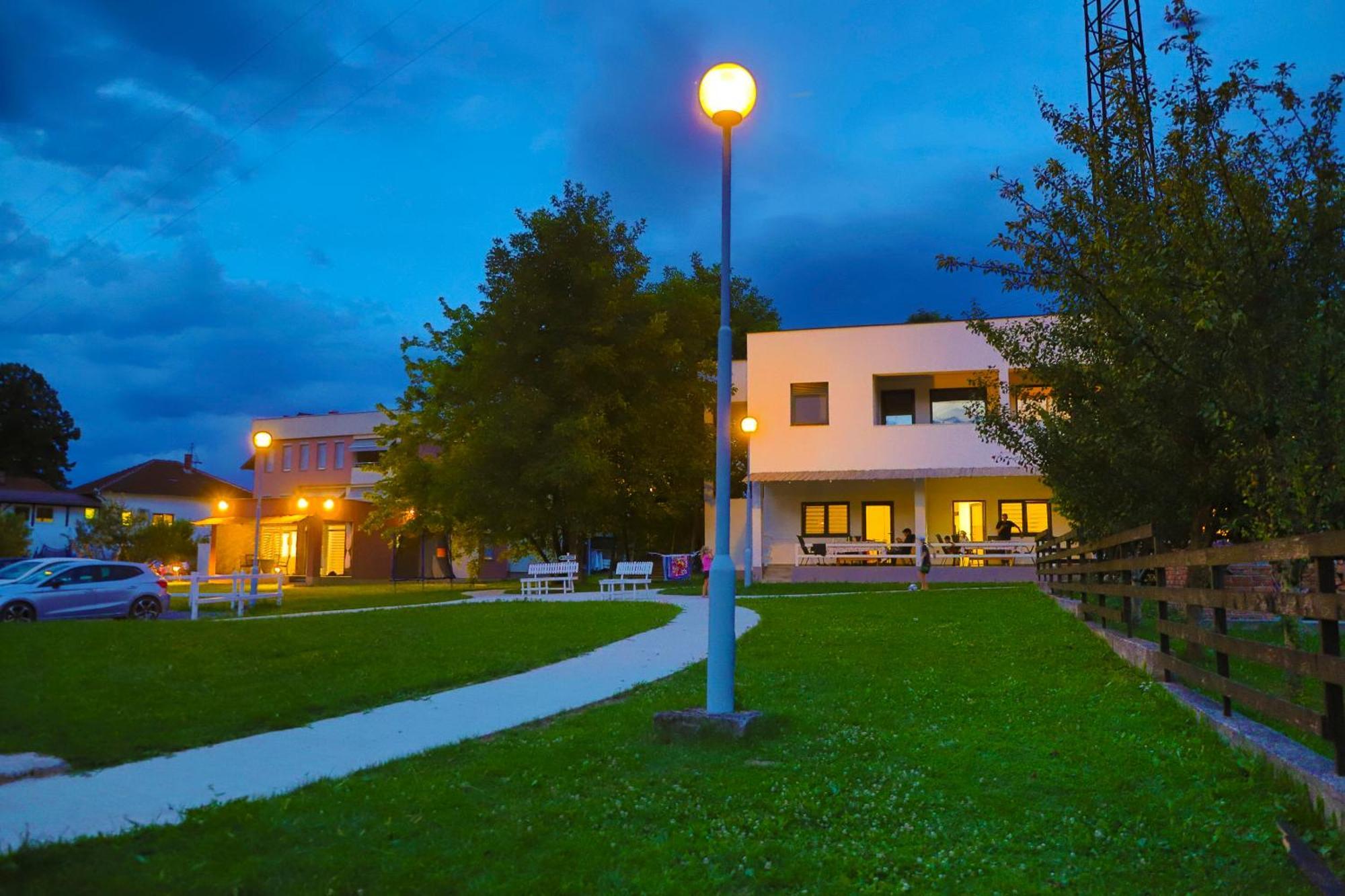 Holiday Homes Pozitiva Bihać Екстериор снимка
