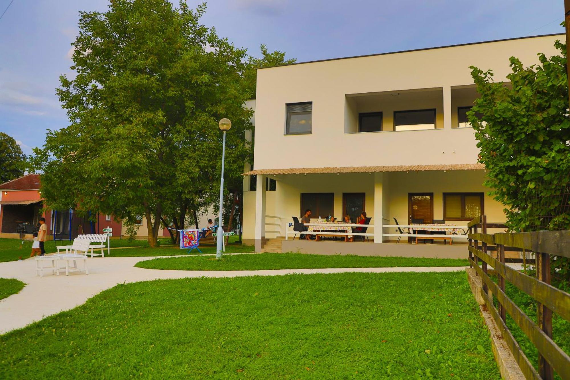 Holiday Homes Pozitiva Bihać Екстериор снимка