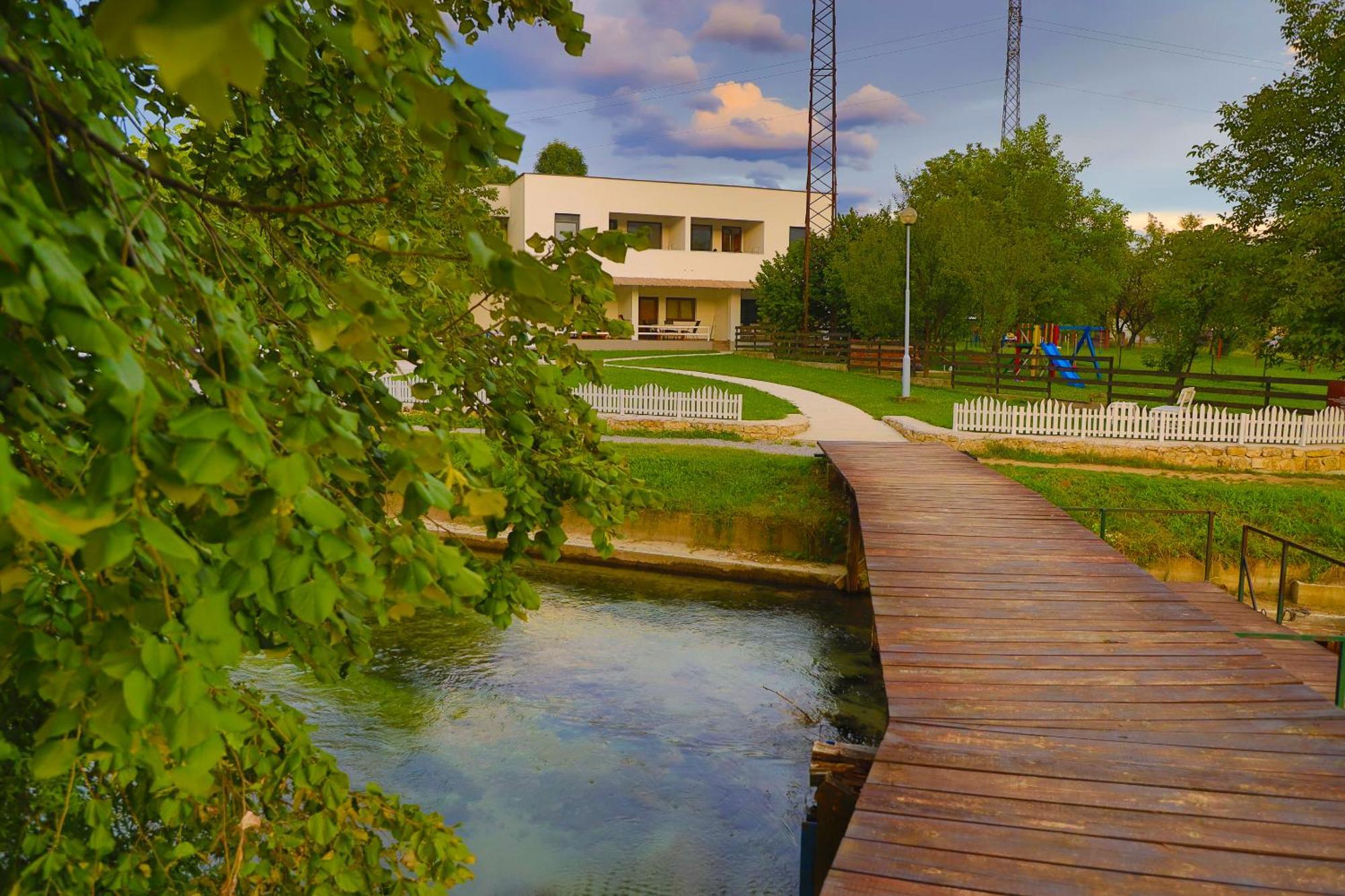 Holiday Homes Pozitiva Bihać Екстериор снимка