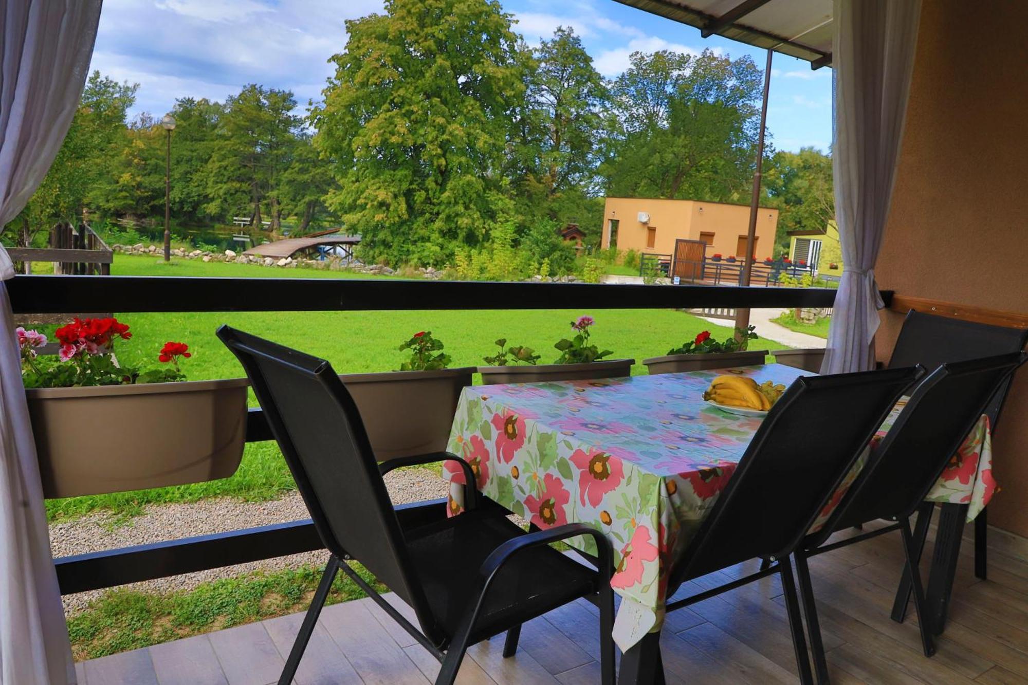 Holiday Homes Pozitiva Bihać Екстериор снимка
